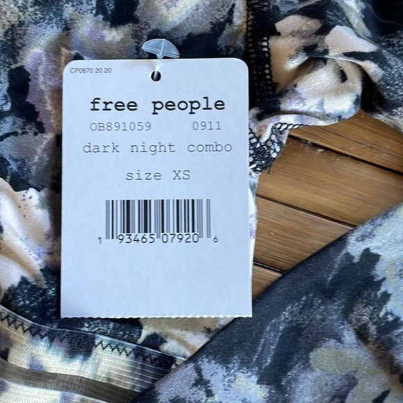 Free People Movement long sleeve Idris crop top Sz XS NWT BNWT! - Picture 4 of 7